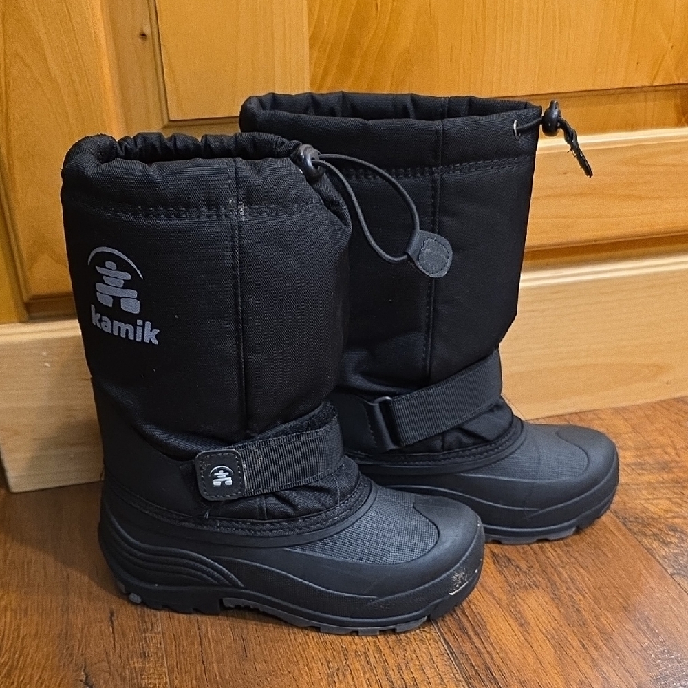 Kamik Black Insulated Snow Boots